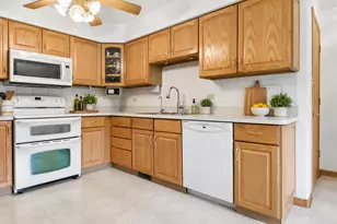 11239 S Avon Ave, Alsip, IL 60803 - Photo 6