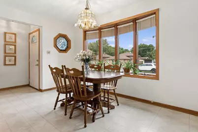 11239 S Avon Avenue, Alsip, IL 60803 - Photo 8