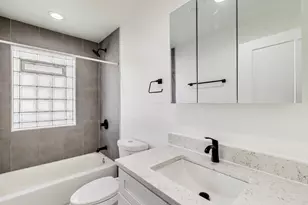 7250 N Western Ave, Chicago, IL 60645 - Photo 12