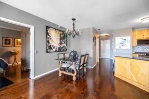 630 N State St, Chicago, IL 60654 - Photo 8