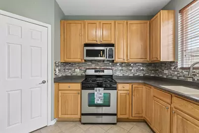 10 Thomas Court, Grayslake, IL 60030 - Photo 6