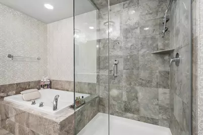 600 N Lake Shore Drive #2411, Chicago, IL 60611 - Photo 16