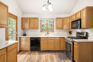 1266 Amber Ct, Woodstock, IL 60098 - Photo 12
