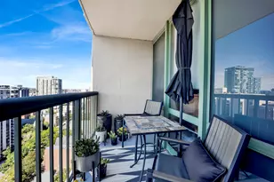 111 W Maple St, Chicago, IL 60610 - Photo 2