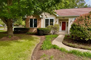 1896 School House Ln, Aurora, IL 60506 - Photo 2