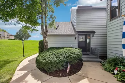 736 Glen Way, Gurnee, IL 60031 - Photo 6