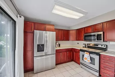 736 Glen Way, Gurnee, IL 60031 - Photo 4