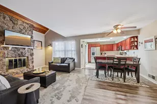 736 Glen Way, Gurnee, IL 60031 - Photo 8