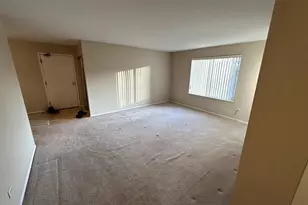 6165 Knoll Wood Rd, Willowbrook, IL 60527 - Photo 2