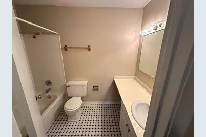 6165 Knoll Wood Road #41-204, Willowbrook, IL 60527 - Photo 6
