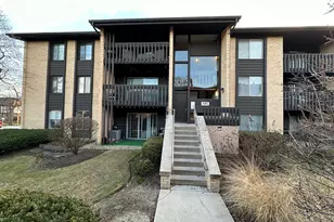 6165 Knoll Wood Rd, Willowbrook, IL 60527 - Photo 1
