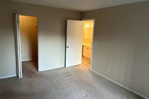 6165 Knoll Wood Rd, Willowbrook, IL 60527 - Photo 8