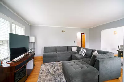 1686 Lunt Avenue, Des Plaines, IL 60018 - Photo 4