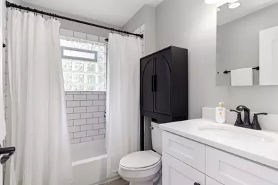 7410 Hawthorne Avenue, Woodridge, IL 60517 - Photo 16