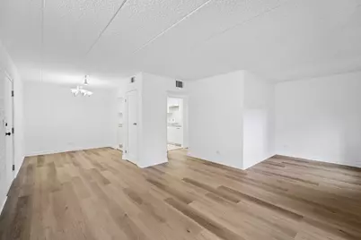 3852 S Parkway Drive #1E, Northbrook, IL 60062 - Photo 4
