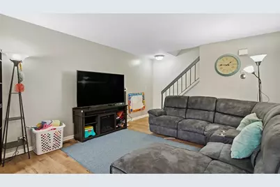 212 Hudson Court #B, Bolingbrook, IL 60440 - Photo 4