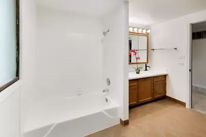 915 W Frontenac Drive, Arlington Heights, IL 60004 - Photo 22