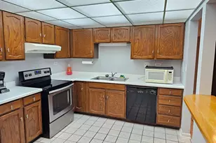 350 Plum Creek Dr, Wheeling, IL 60090 - Photo 4