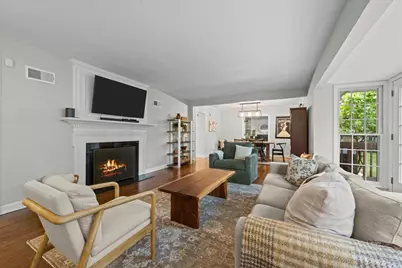 975 Inverlieth Terrace, Lake Forest, IL 60045 - Photo 6