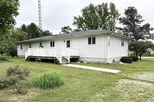 1698 E 1400 North Rd, Watseka, IL 60970 - Photo 6