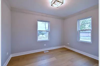 8321 W Ballard Road, Niles, IL 60714 - Photo 16