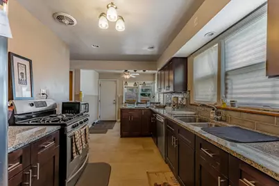 8800 S Merrill Avenue, Chicago, IL 60617 - Photo 6