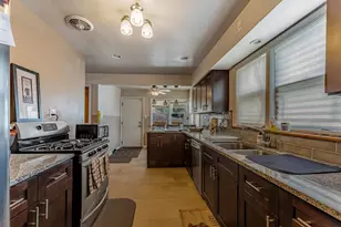 8800 S Merrill Ave, Chicago, IL 60617 - Photo 6