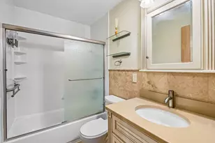1406 S Fairfield Ave, Lombard, IL 60148 - Photo 8