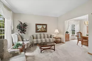 20 Bridlepath Dr, Lindenhurst, IL 60046 - Photo 4