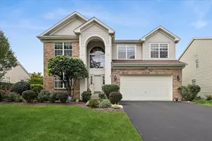 20 Bridlepath Dr, Lindenhurst, IL 60046 - Photo 1