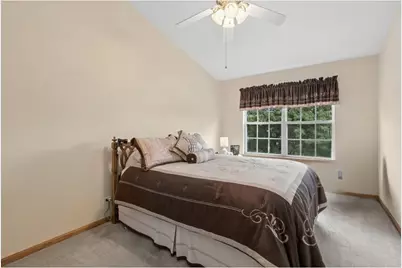 20 Bridlepath Drive, Lindenhurst, IL 60046 - Photo 18