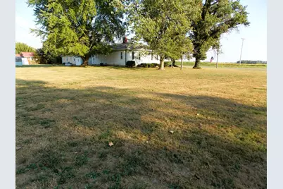 210 E 4th Street, Hoffman, IL 62250 - Photo 28