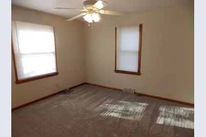 210 E 4th Street, Hoffman, IL 62250 - Photo 12