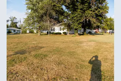 210 E 4th Street, Hoffman, IL 62250 - Photo 30