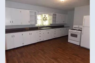 210 E 4th Street, Hoffman, IL 62250 - Photo 6