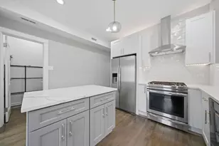 4834 N Troy St, Chicago, IL 60625 - Photo 8