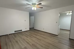 1406 Kaskaskia Ave, Elgin, IL 60123 - Photo 12