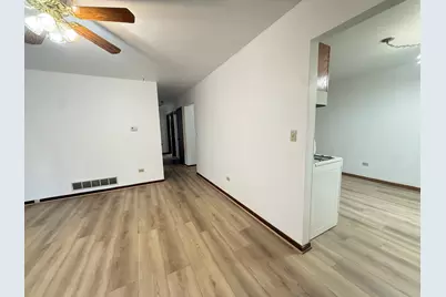 1406 Kaskaskia Avenue, Elgin, IL 60123 - Photo 14