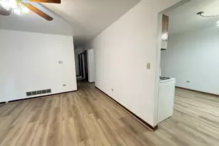 1406 Kaskaskia Ave, Elgin, IL 60123 - Photo 14