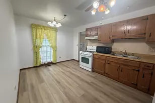 1406 Kaskaskia Ave, Elgin, IL 60123 - Photo 6