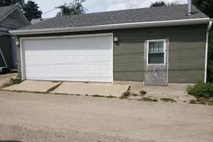 438 Tonti St, Lasalle, IL 61301 - Photo 4