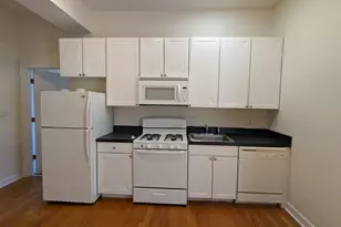 4715 N Sheridan Rd, Chicago, IL 60640 - Photo 2