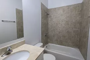 4715 N Sheridan Rd, Chicago, IL 60640 - Photo 6