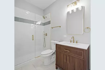 2442 W Wilson Avenue #2, Chicago, IL 60625 - Photo 6