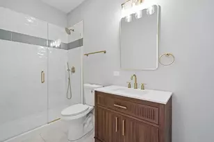 2442 W Wilson Ave, Chicago, IL 60625 - Photo 6