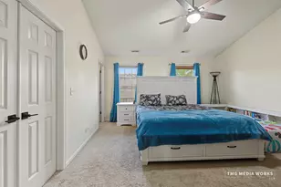 815 Lewisburg Ln, Aurora, IL 60504 - Photo 18