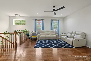 815 Lewisburg Ln, Aurora, IL 60504 - Photo 8