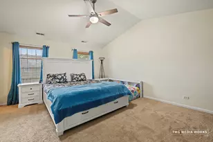 815 Lewisburg Ln, Aurora, IL 60504 - Photo 16