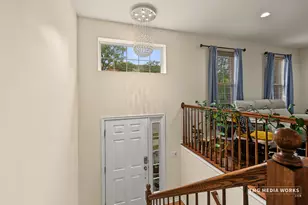 815 Lewisburg Ln, Aurora, IL 60504 - Photo 6