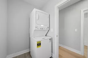 2442 W Wilson Ave, Chicago, IL 60625 - Photo 8